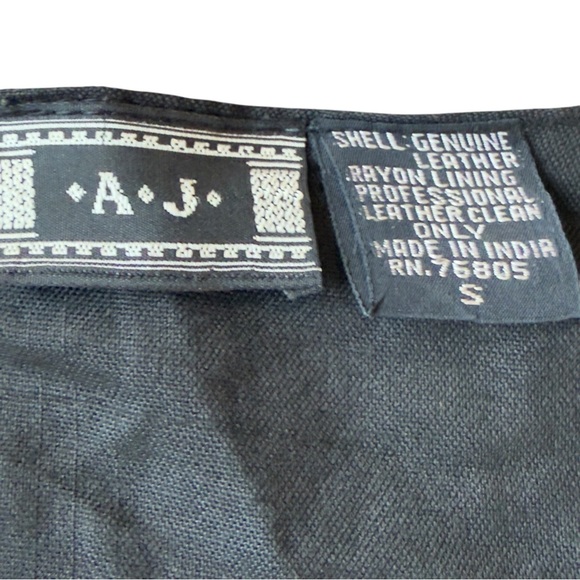 Vintage AJ Woven Leather Vest Genuine Suede Striped Southwest Boho Size Small - Picture 3 of 10